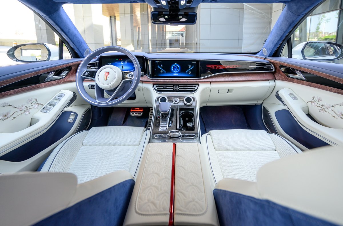 Китайский седан Hongqi h9