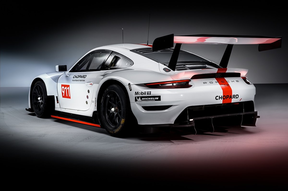 Машина Porsche 911 RSR