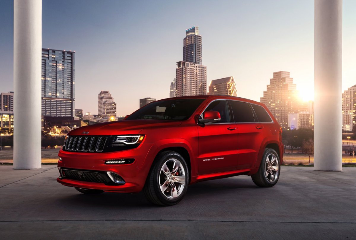 Jeep Grand Cherokee 2010 красный