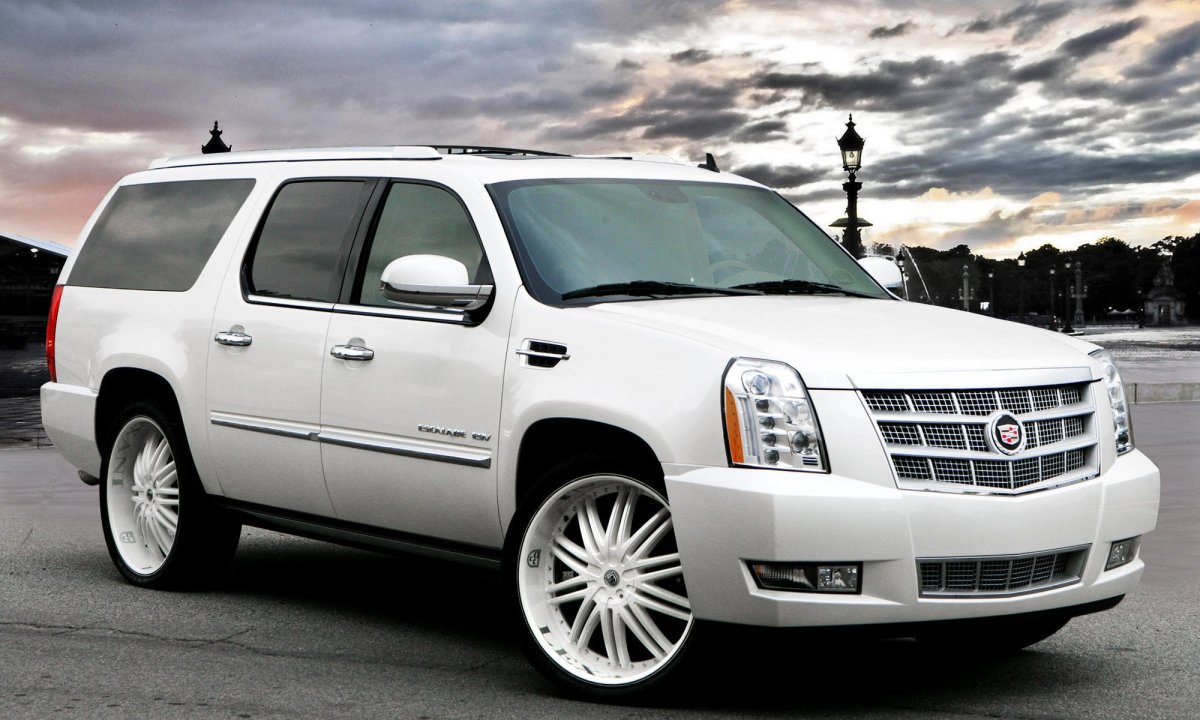 Cadillac Escalade 2000 White