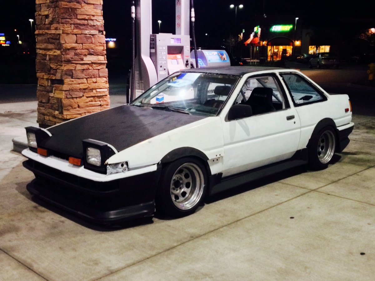 Toyota ae86 дрифт