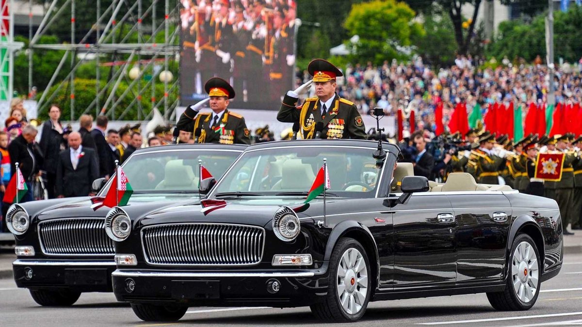 Hongqi l9 парад
