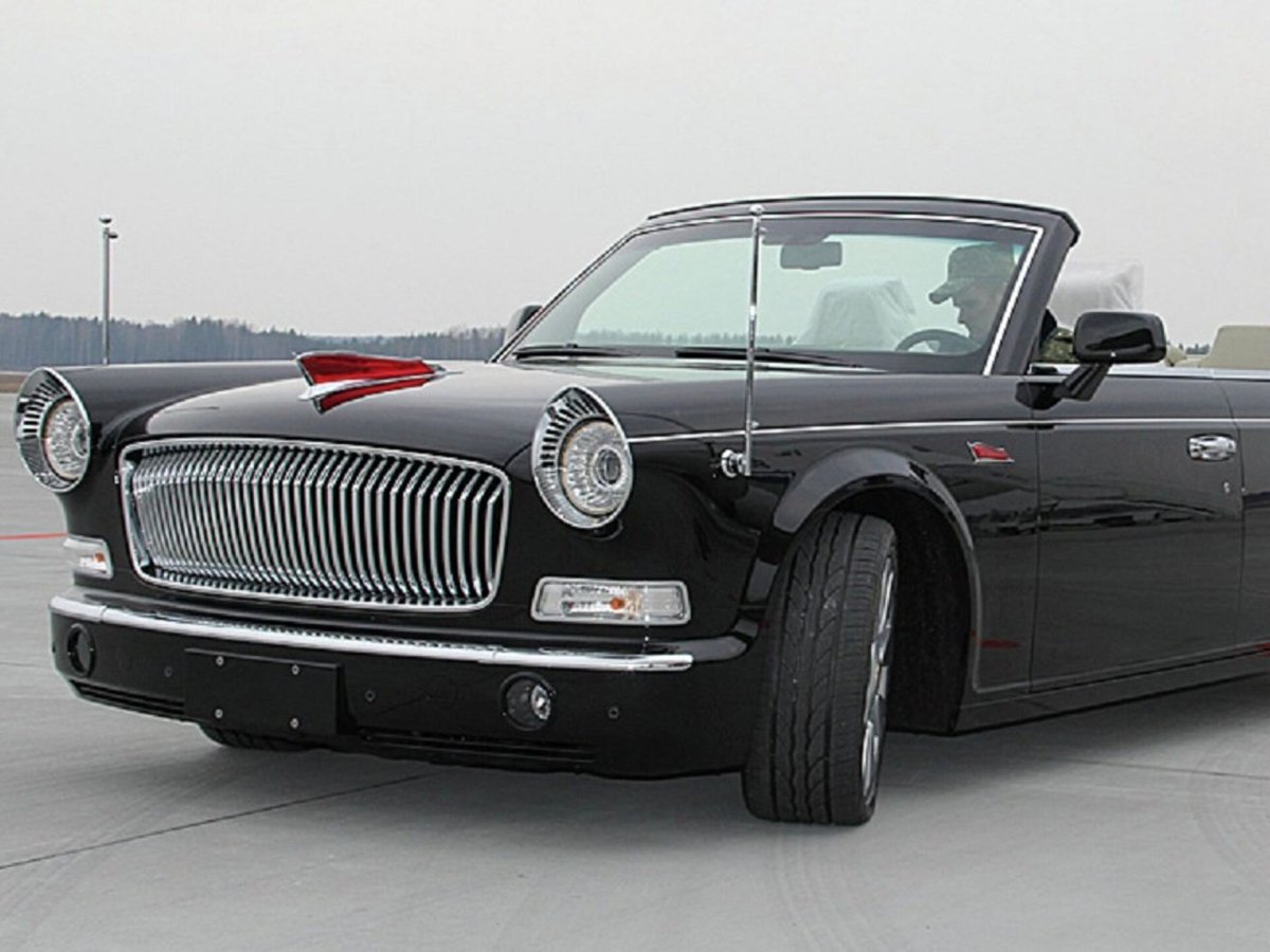 Китайский лимузин красное Знамя Hongqi