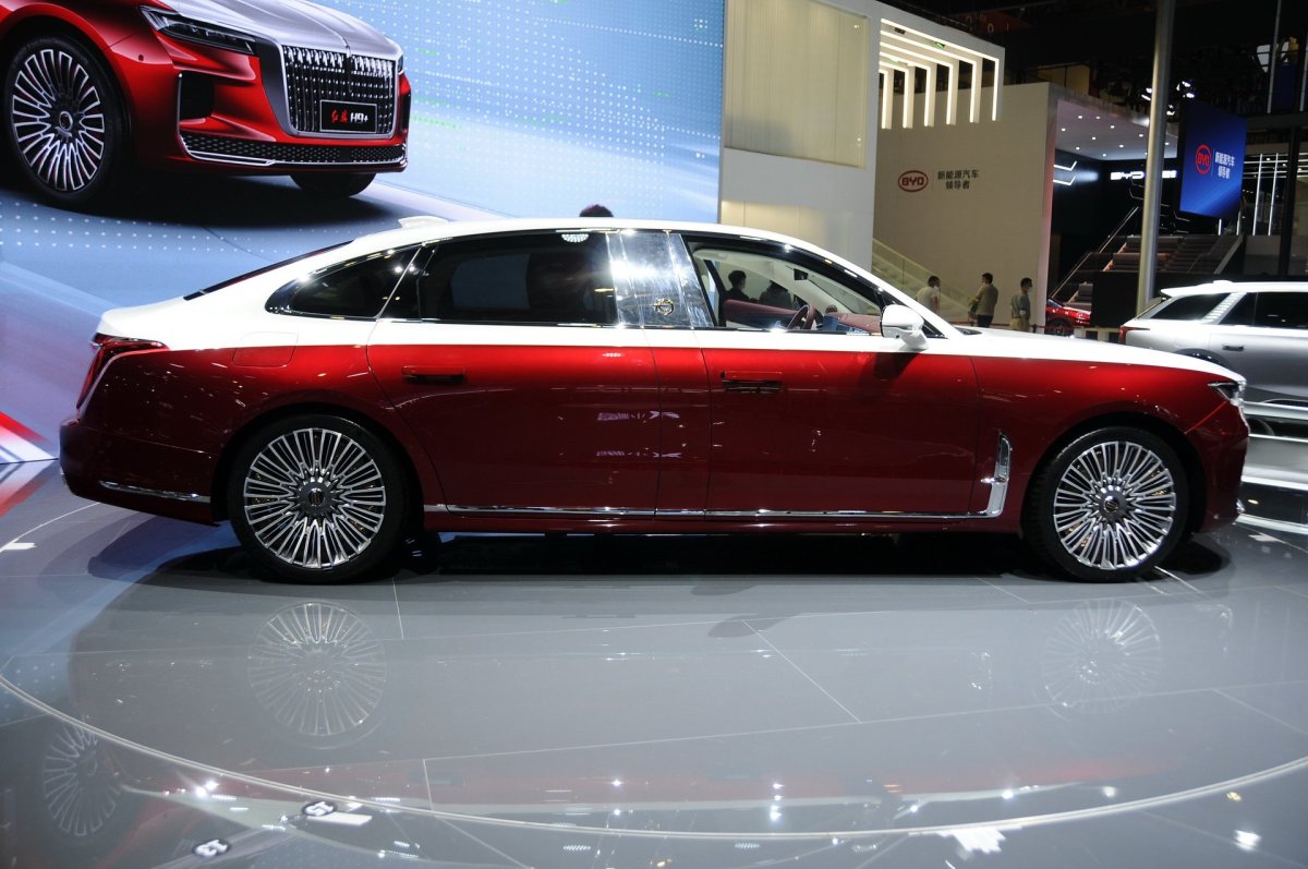 Hongqi h9+