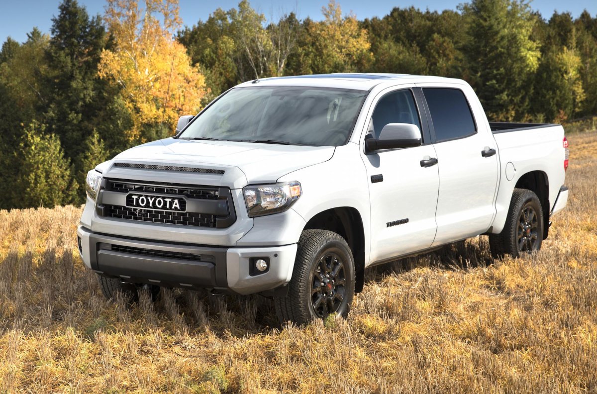 Машина Toyota Tundra