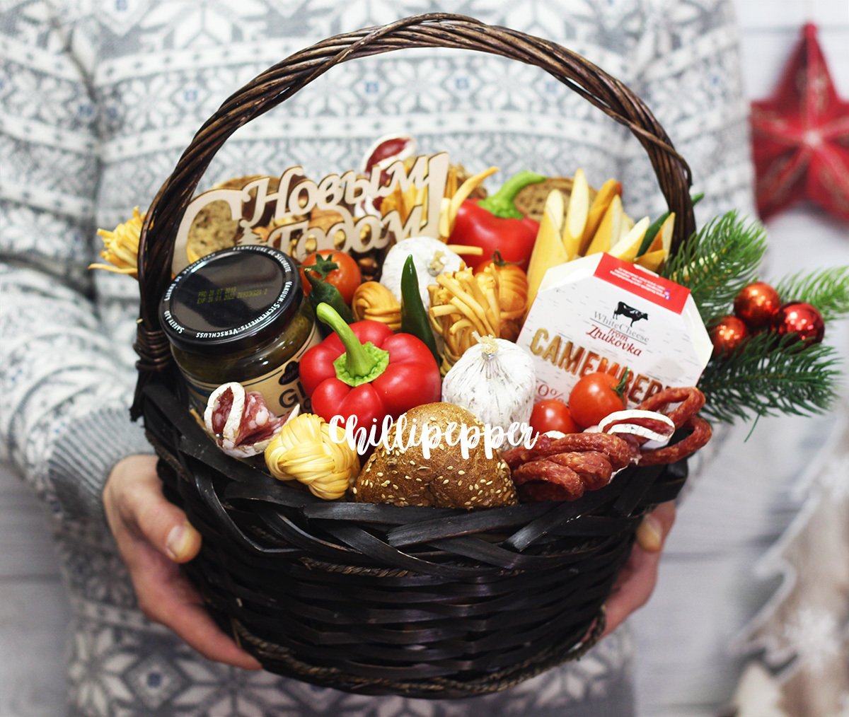 Букет с фруктами и конфетами