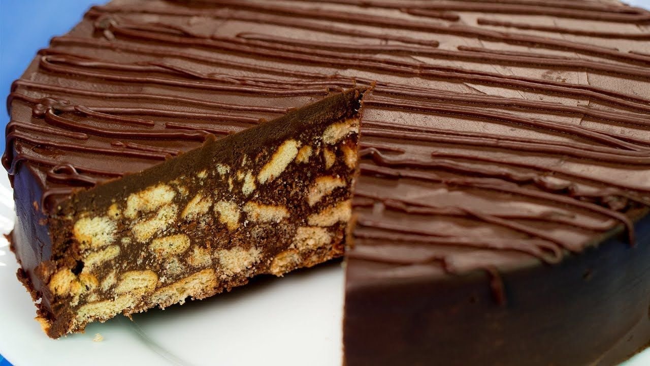 Пирог из печенья без. Шоколадный торт без выпечки. Торт из шоколадного печенья без выпечки. Тортик из печенья в шоколаде. Торт из печенья без выпечки с шоколадом.