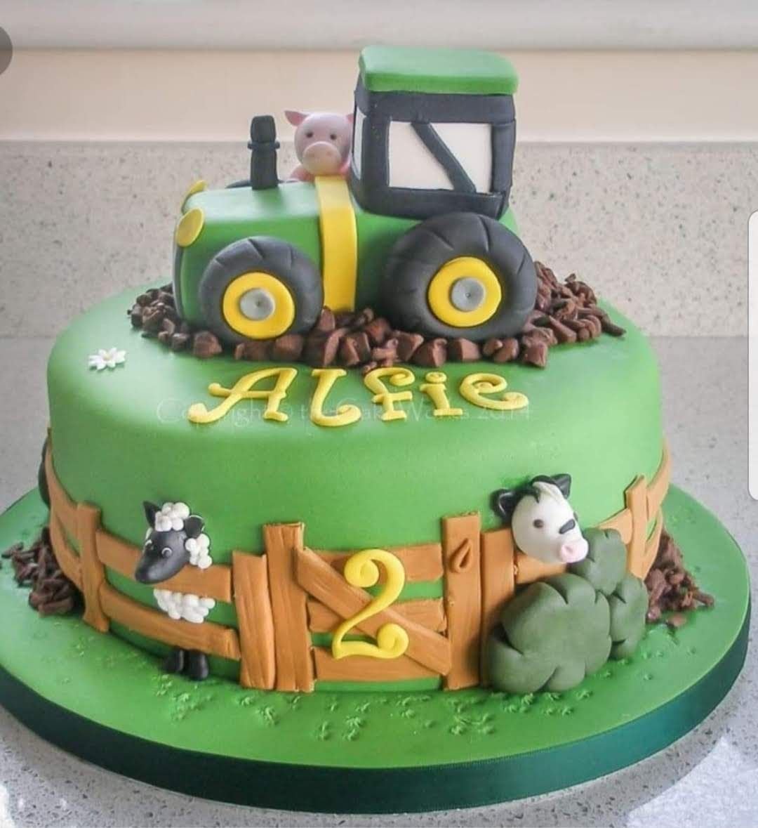 Торты тракторы фото. Т150 трактор торт. Торт трактор Кировец. Торт с трактором для мальчика. Детский торт для мальчика с трактором.