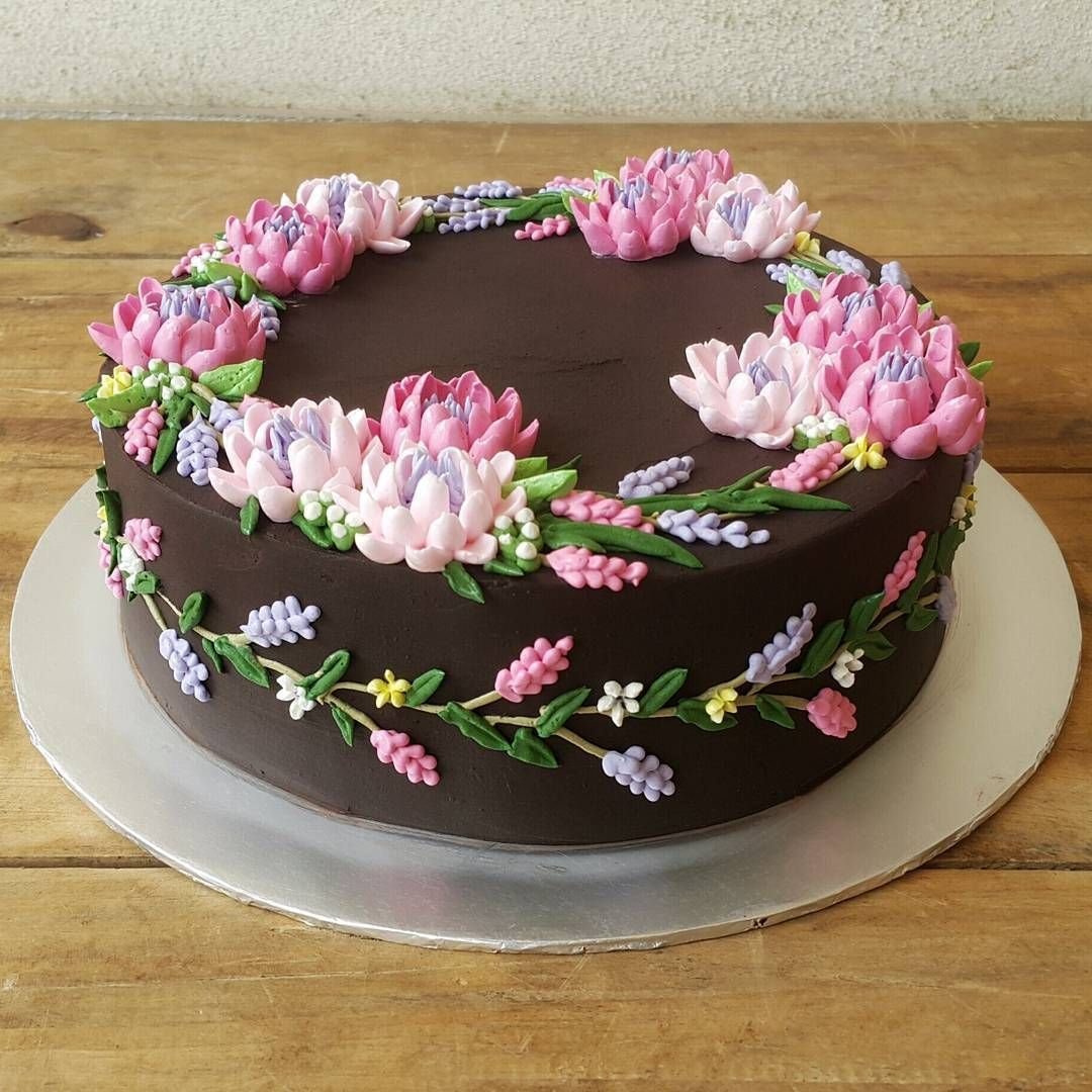 Торт с пионами из крема