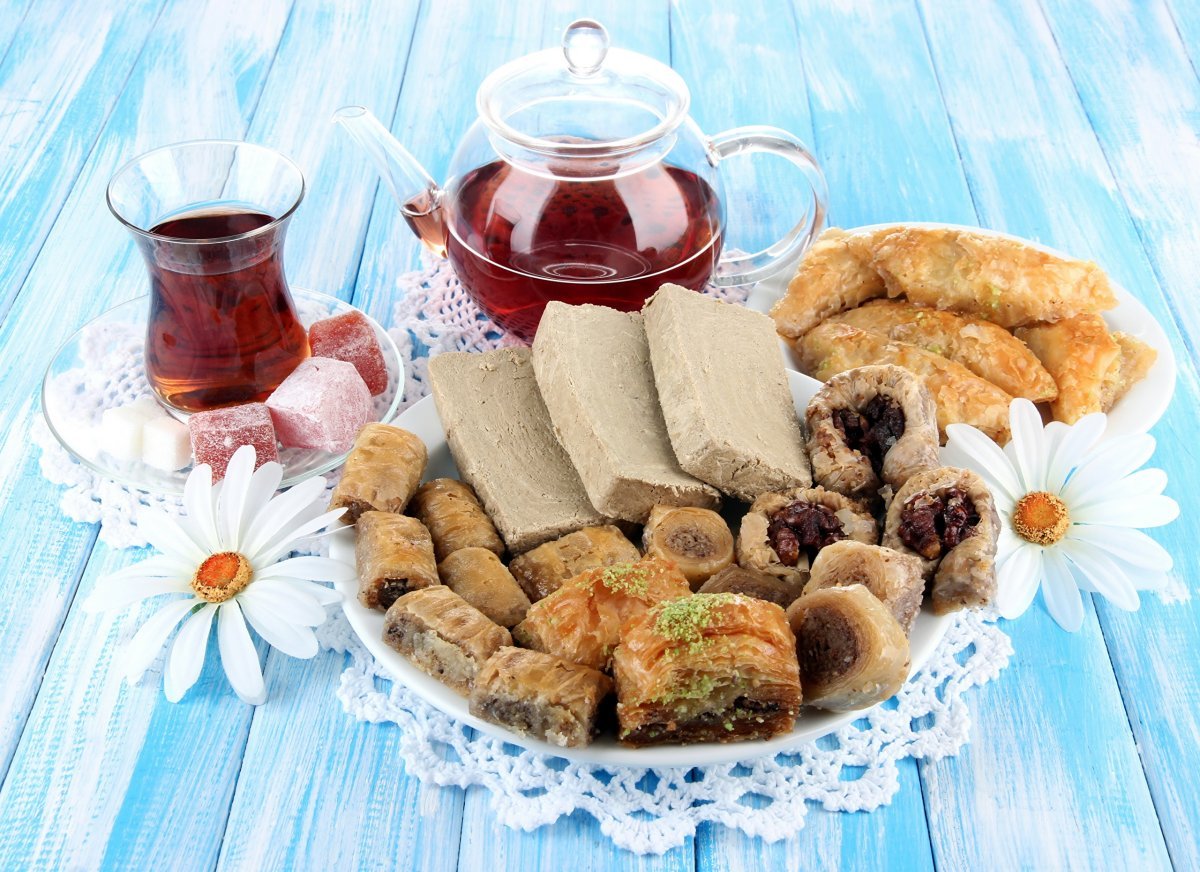 Букет из кофе и конфет для женщины