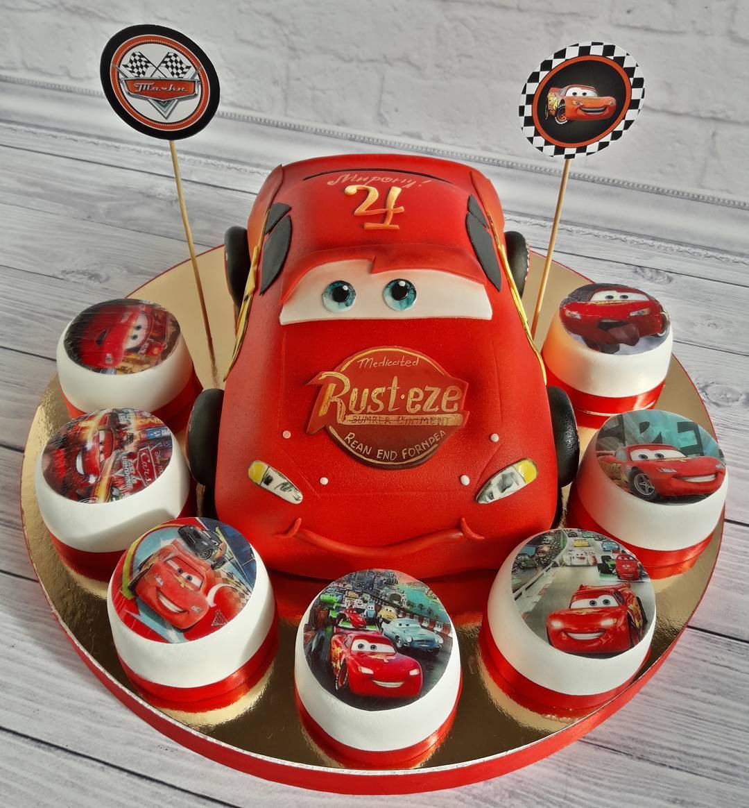Cake Lightning MCQUEEN