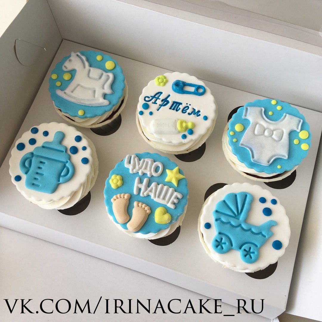Капкейки с буквами