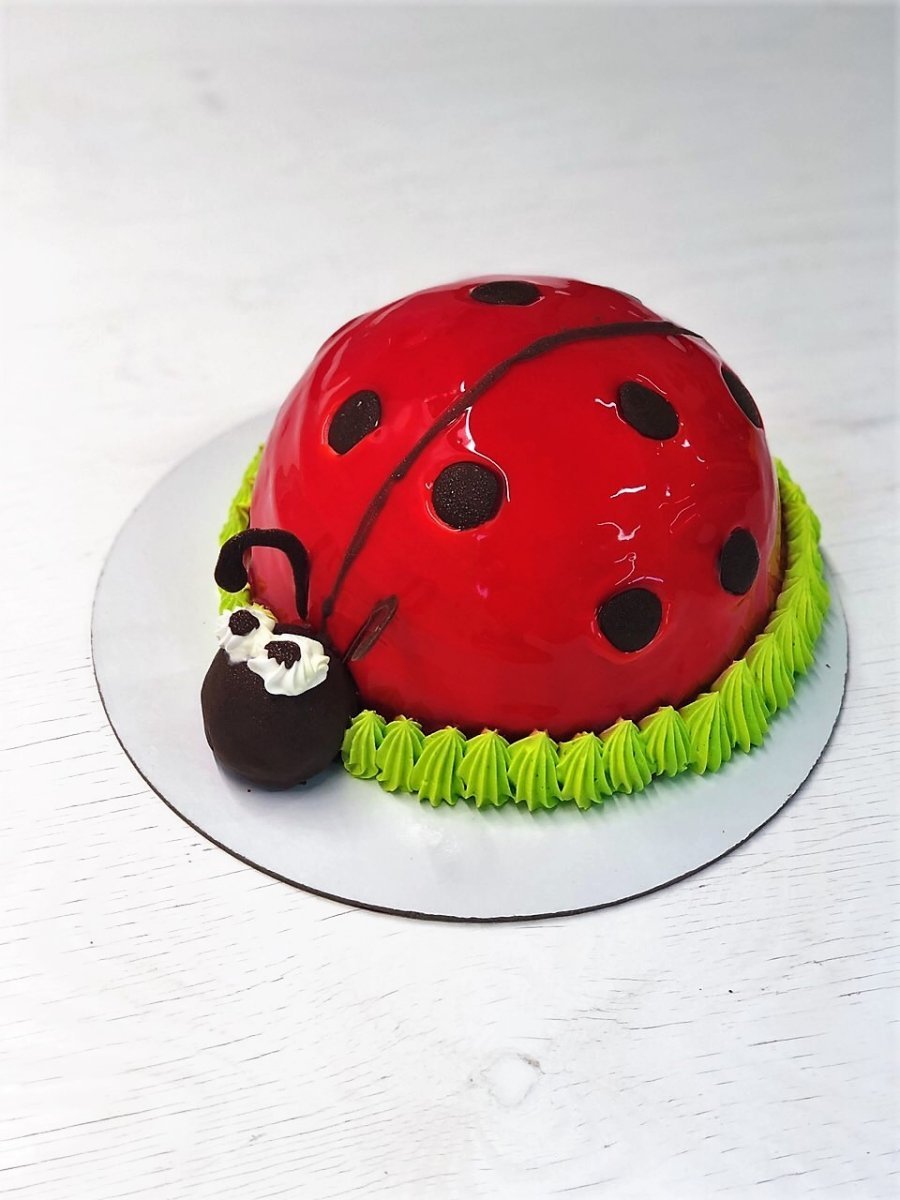 Торт Божья коровка из крема