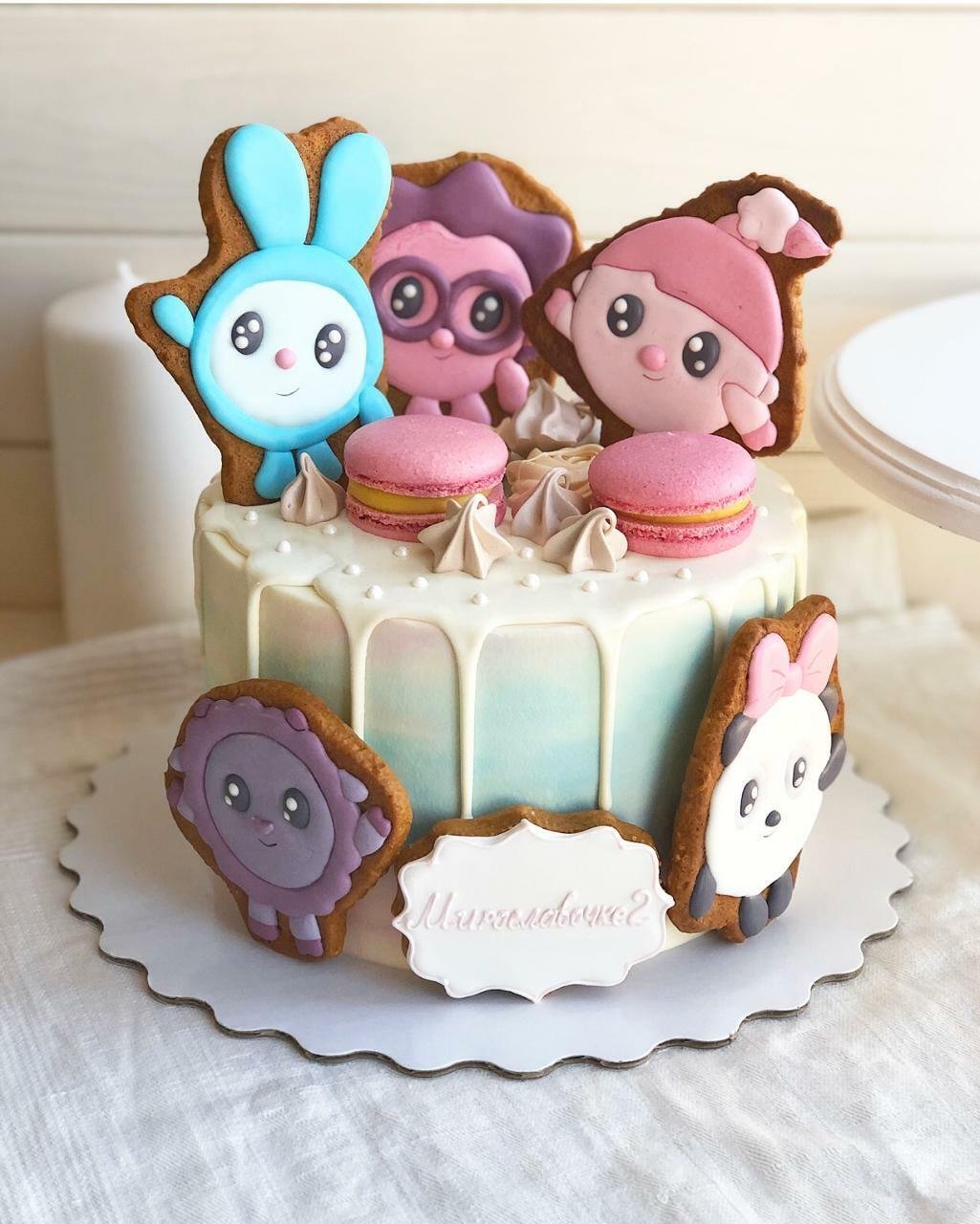Торт с Малышариками для девочки