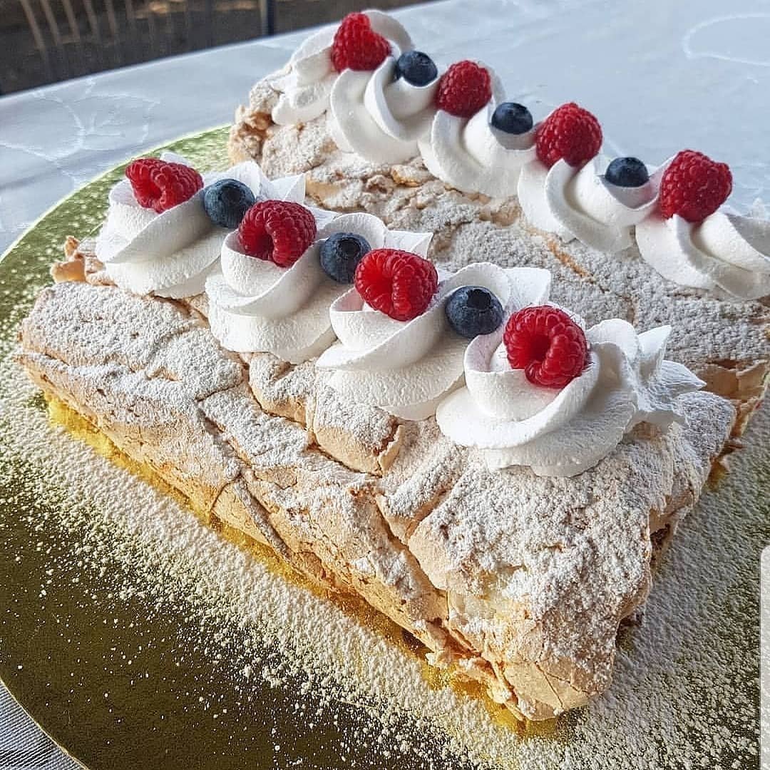 Меренговый рулет с маскарпоне