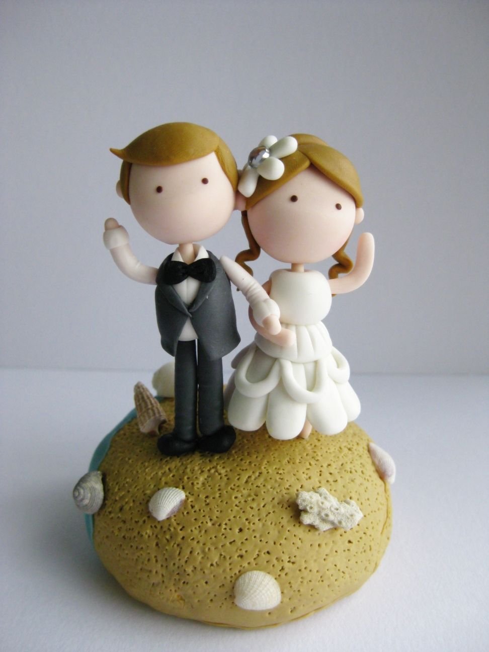 Жених невеста на торт. Фигурки молодоженов на торт. Торт с фигурками. Фигурки на свадебный торт. Торт на свадьбу с фигурками.