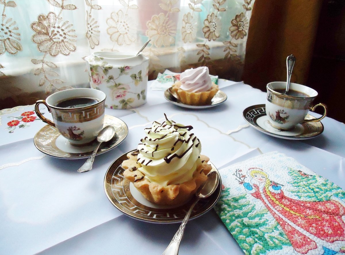 Кофе и пирожное