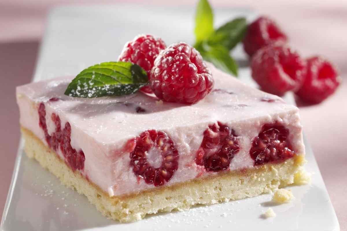 Чизкейк с клубникой и желе