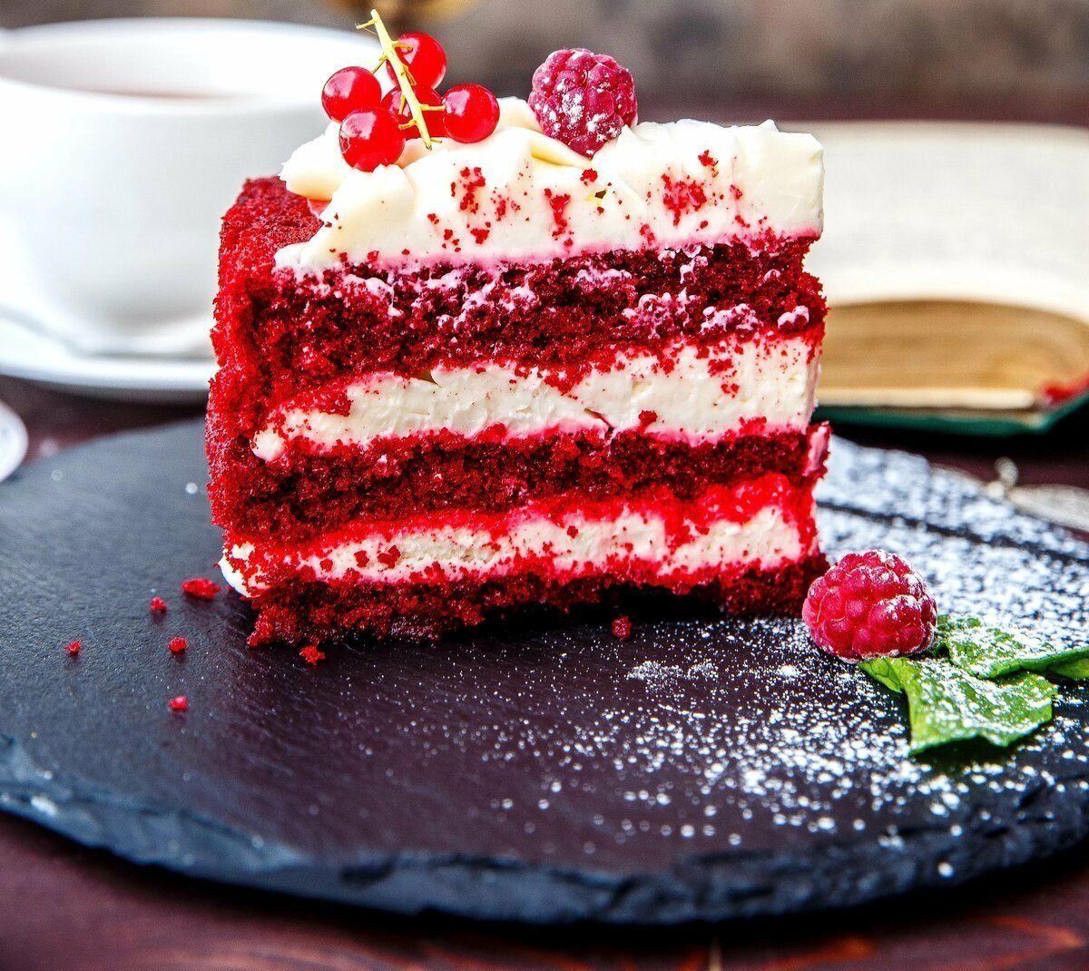 Торта "красный бархат" (Red Velvet).