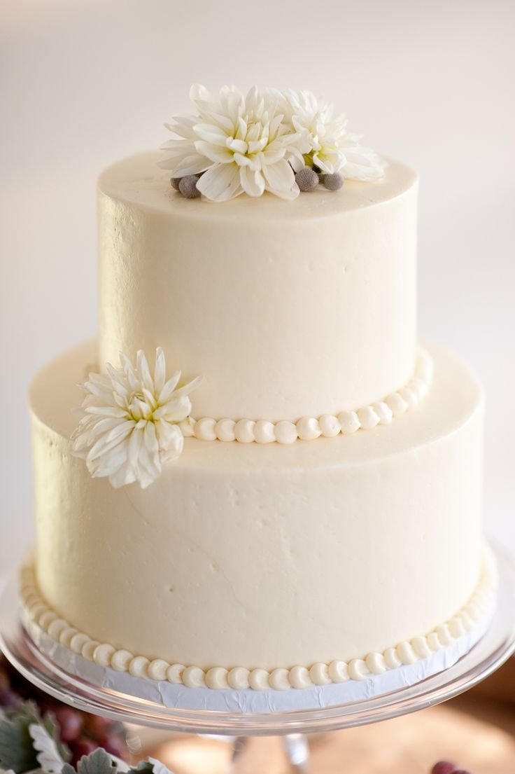 Свадебный торт двухъярусный простой
