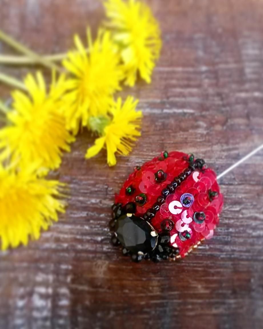 Божья коровка из салфеток