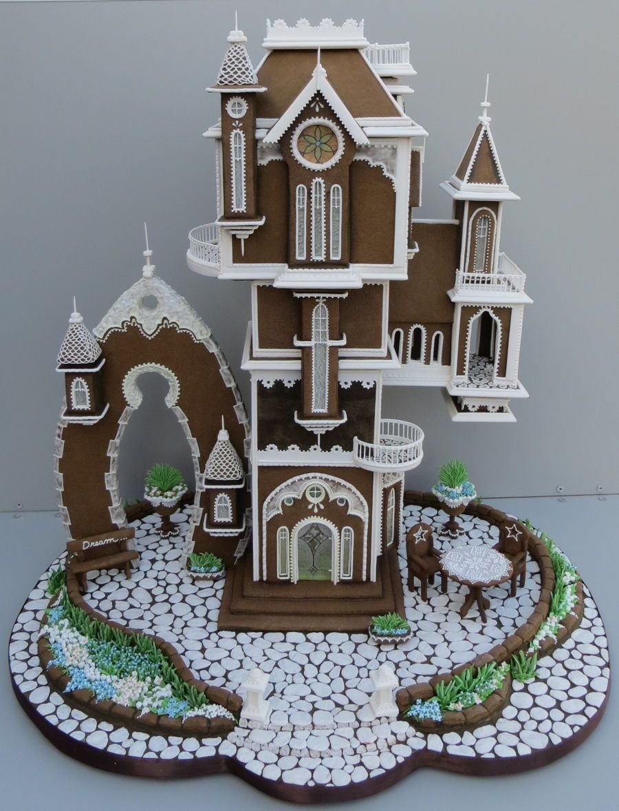 Домик из мастики на торт
