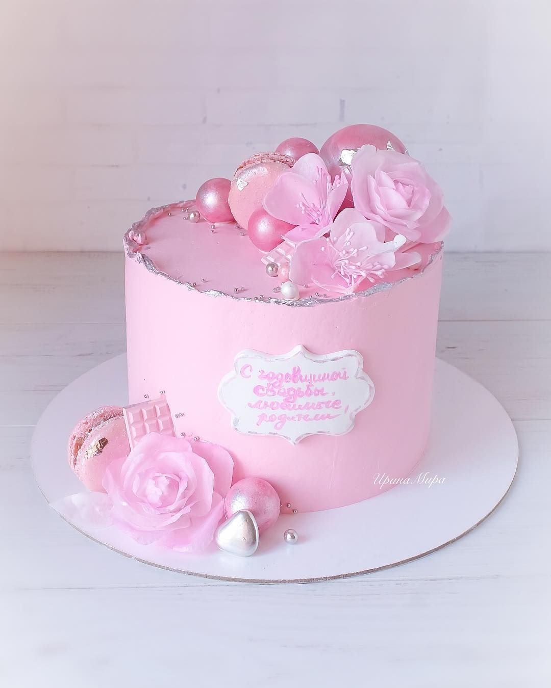 Торт в розовых тонах для девочки