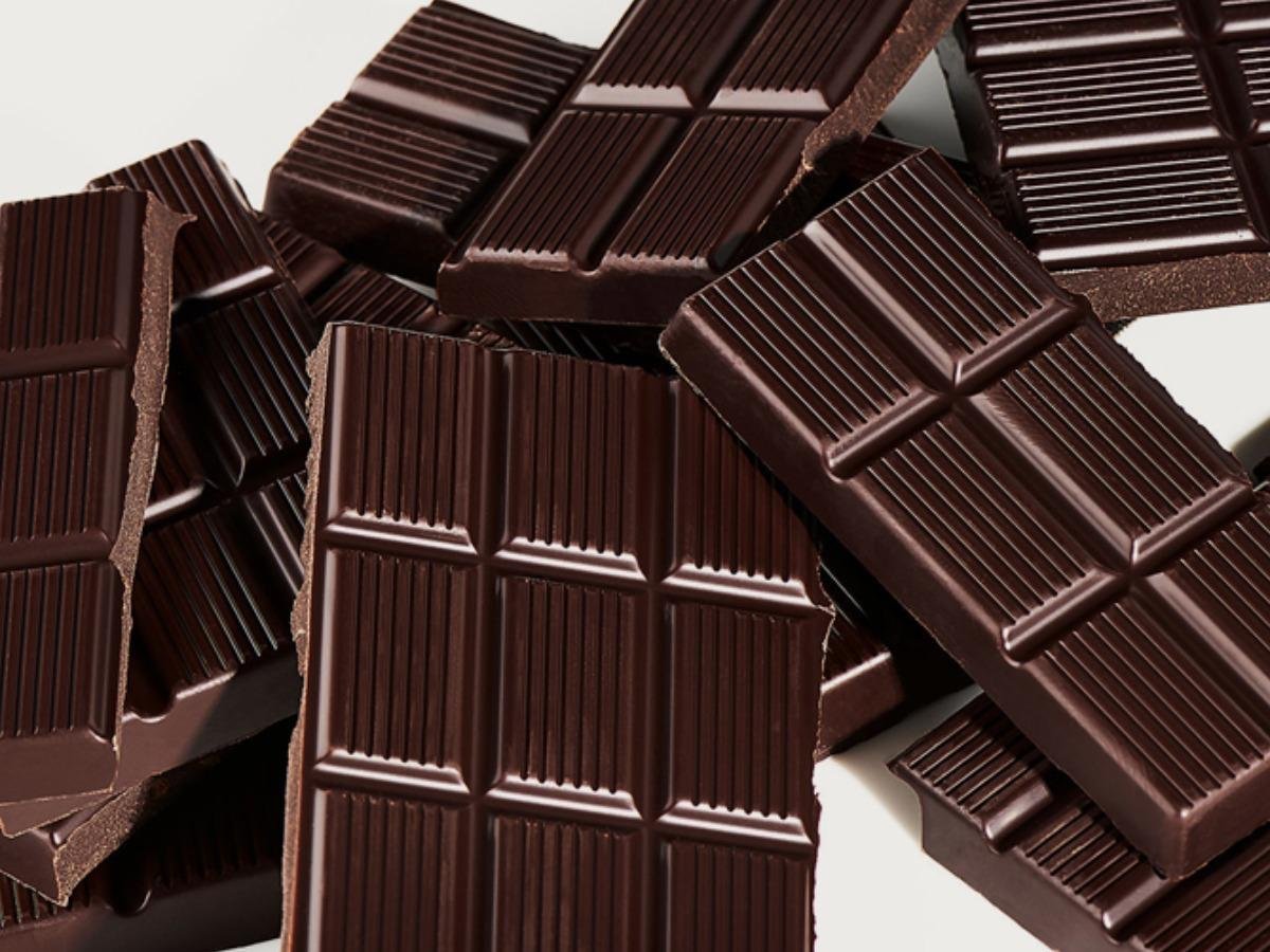 Купить недорогой шоколад. Плиточный шоколад. Твердый шоколад. Шоколадная плитка. Обычный шоколад.