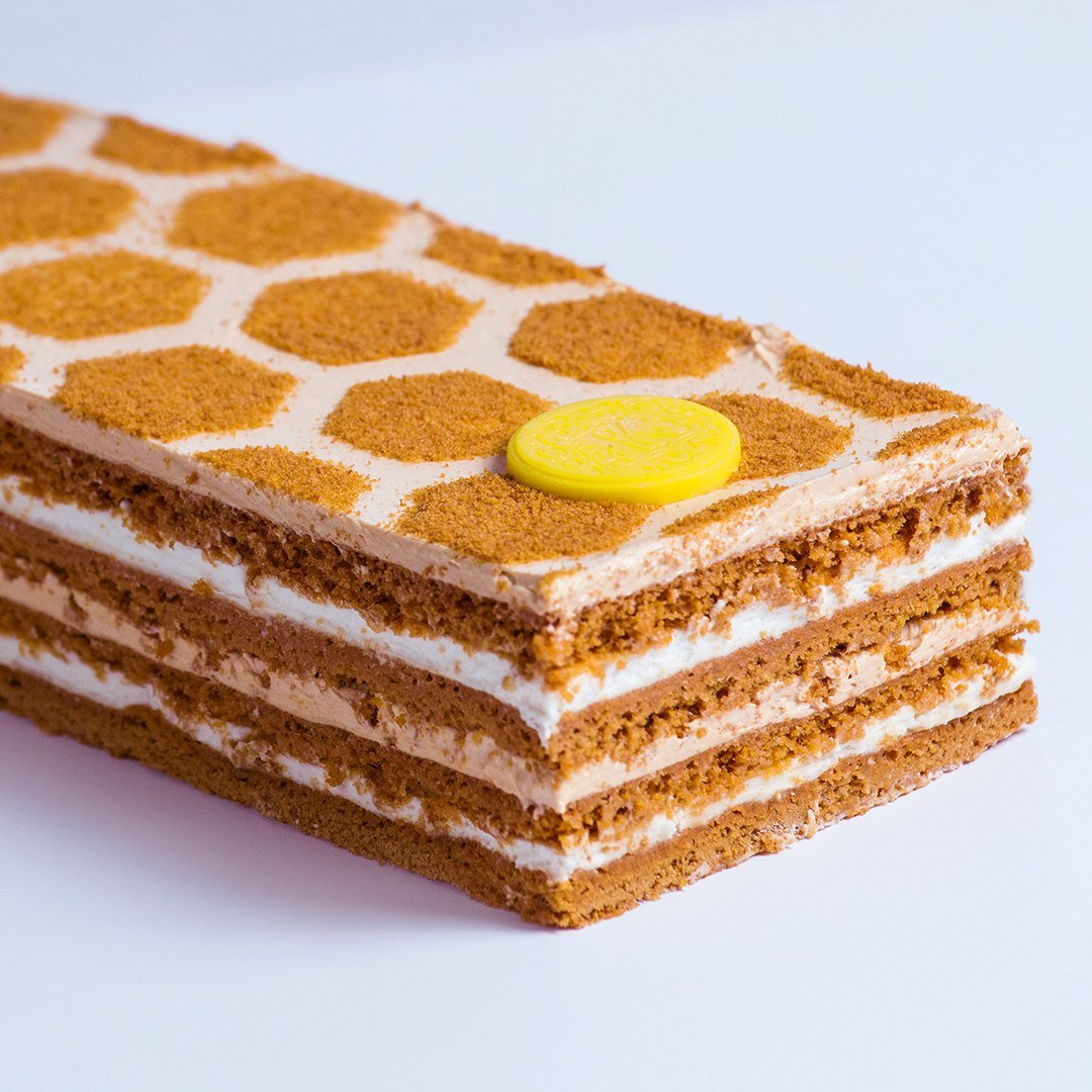 Пироженки из медовых коржей