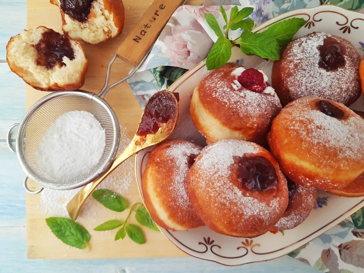 Донатс и Берлинский пончик