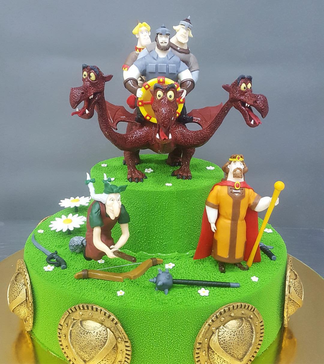 Торт с богатырями