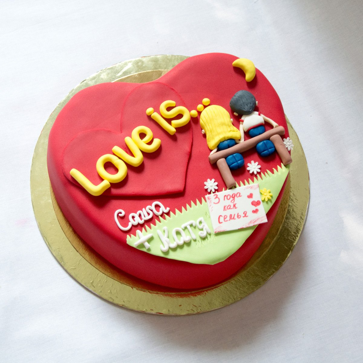 Торт жвачка Love is