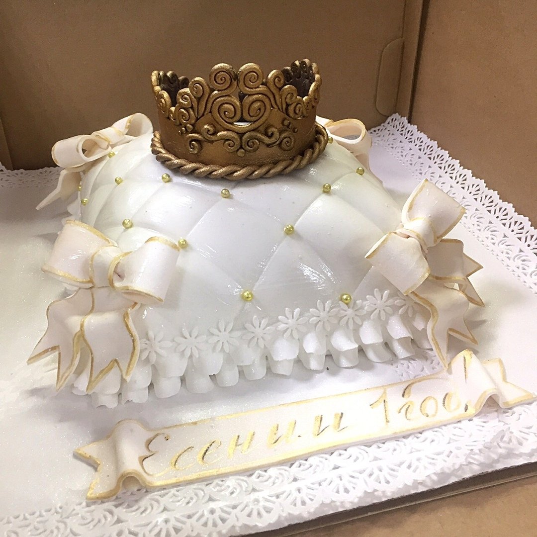 Торт с короной - фото кондитера Рената Агзамова