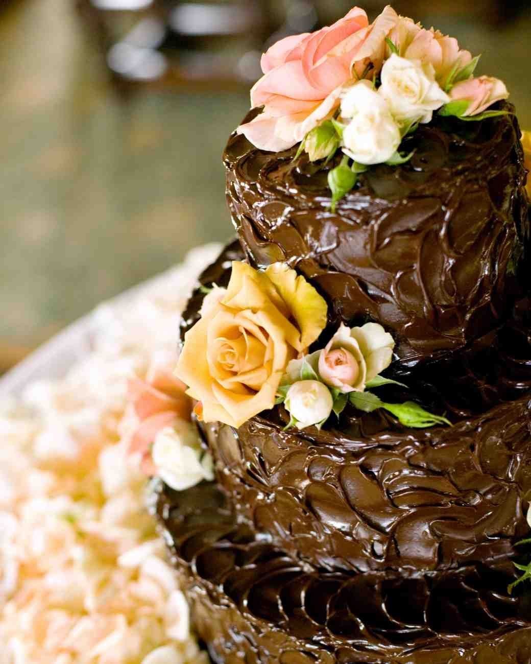 Украшение торта живыми цветами фото