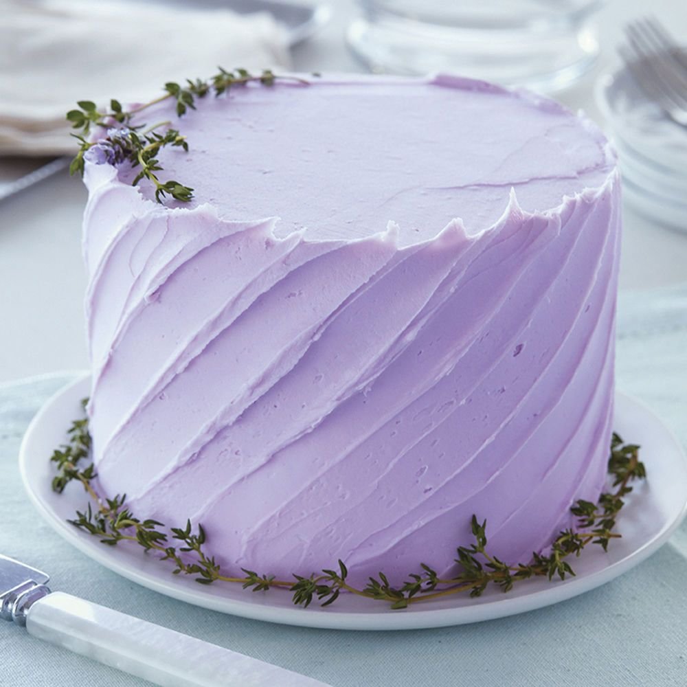 Торт лавандового цвета