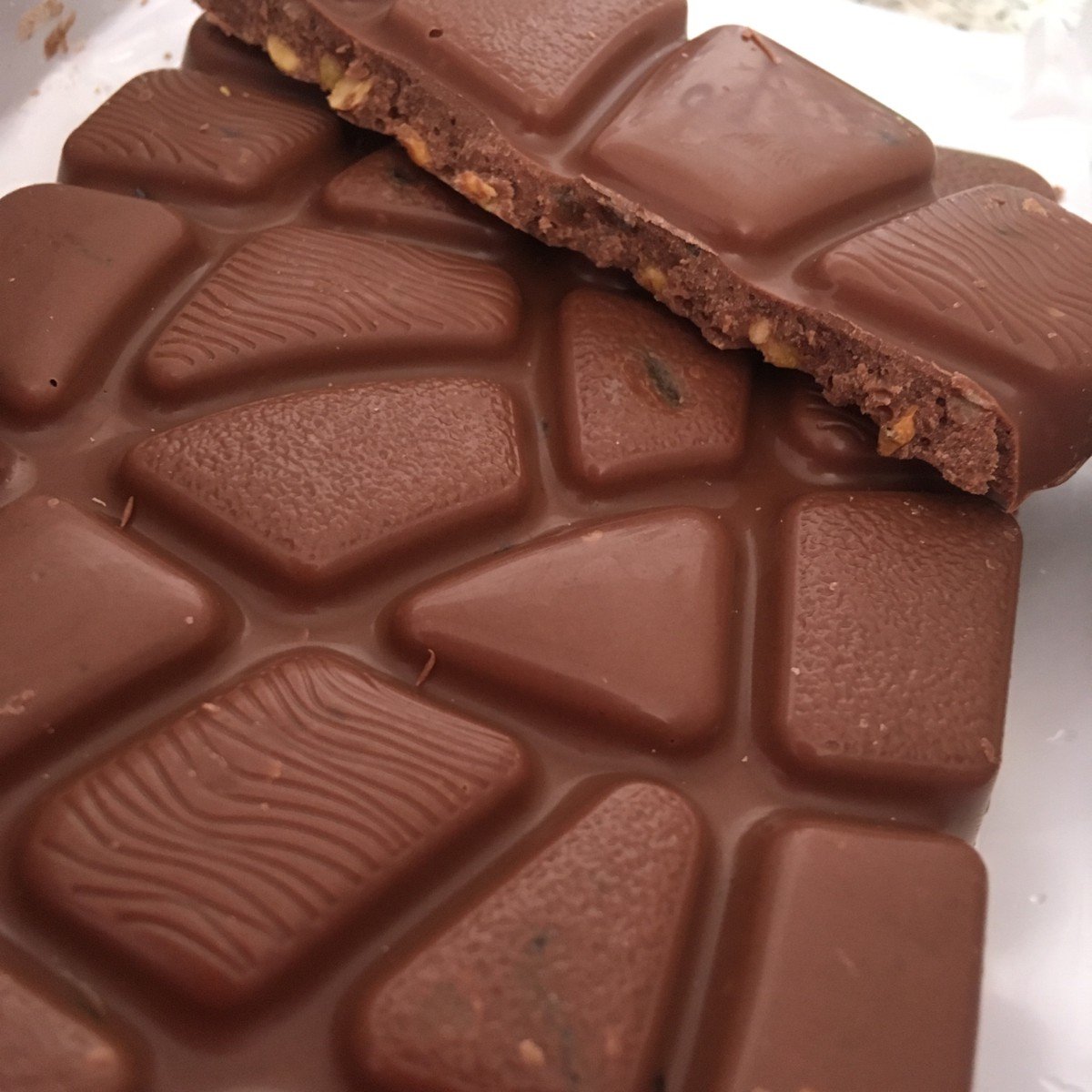 Шоколад бол. Большая шоколадка. Огромный шоколад. Гигантская шоколадка. Огромная плитка шоколада.