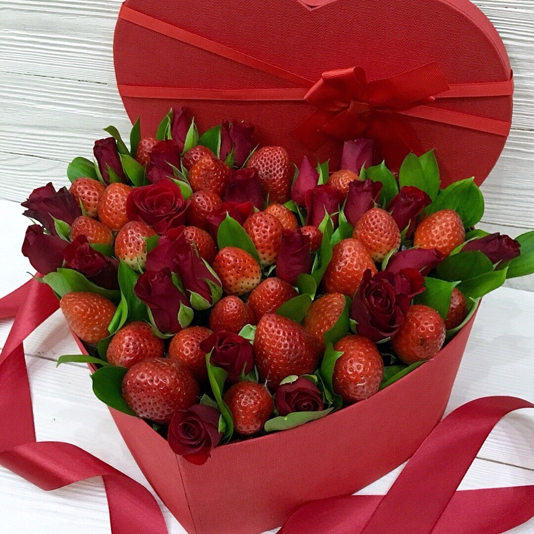 Сердце из клубники