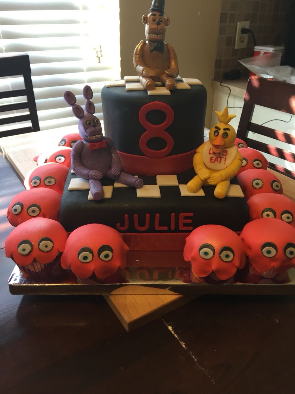 Торт FNAF 9