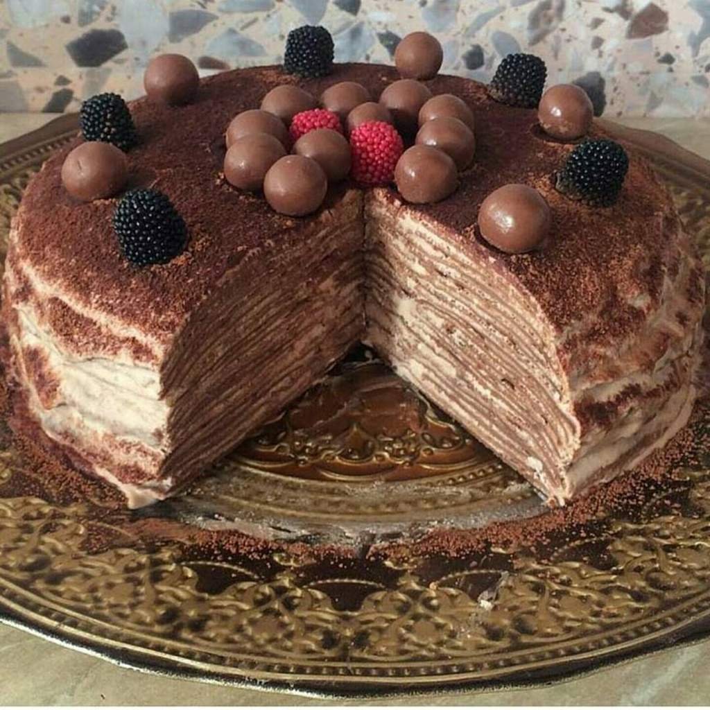 Блинный торт с шоколадной глазурью