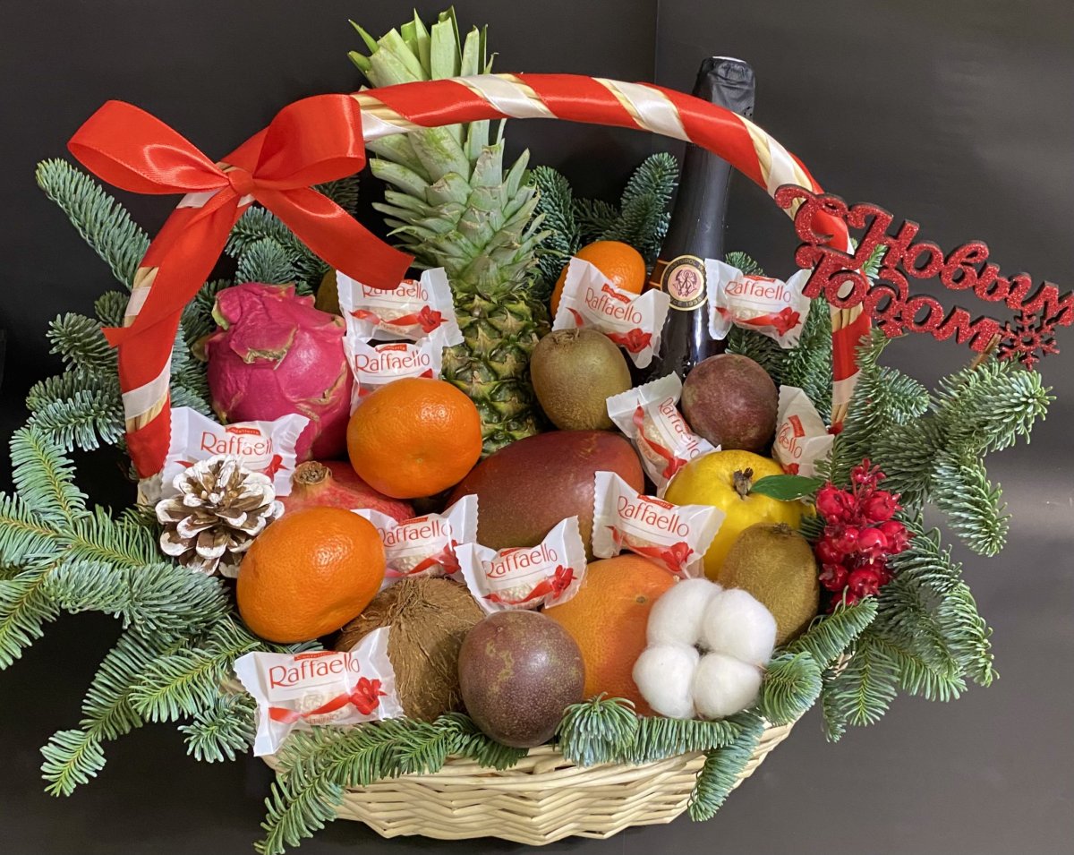 Корзина сцетами и конфетами