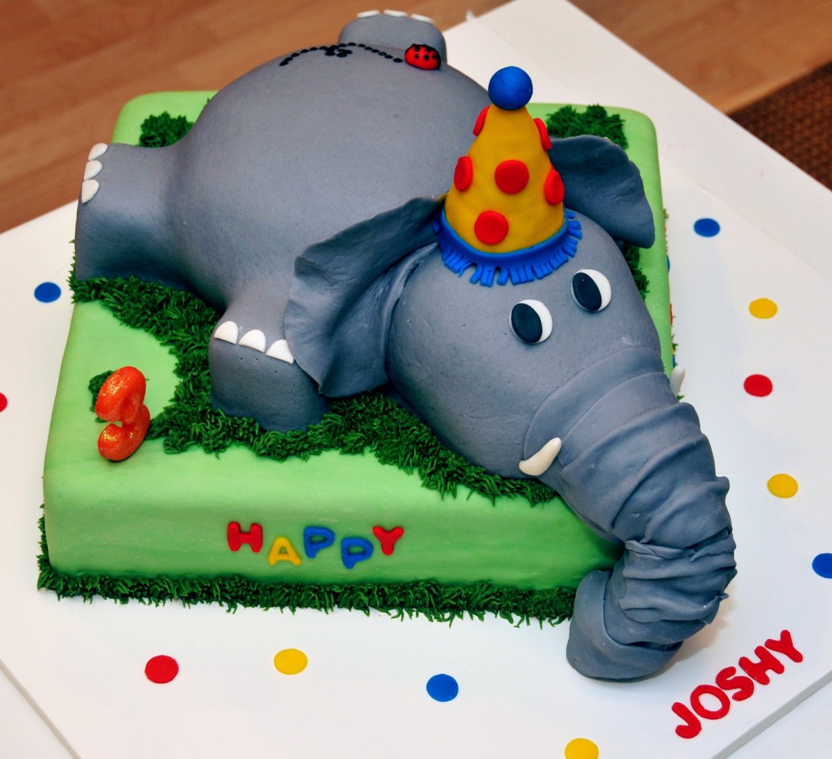 Торт в виде слона