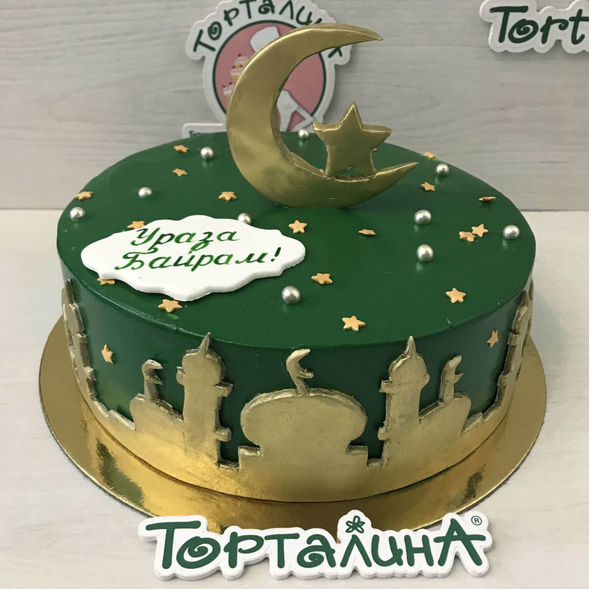 Квадратный торт с розами