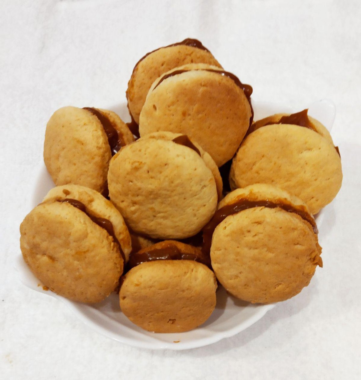 Пирожное корзиночка со сгущенкой и орехами