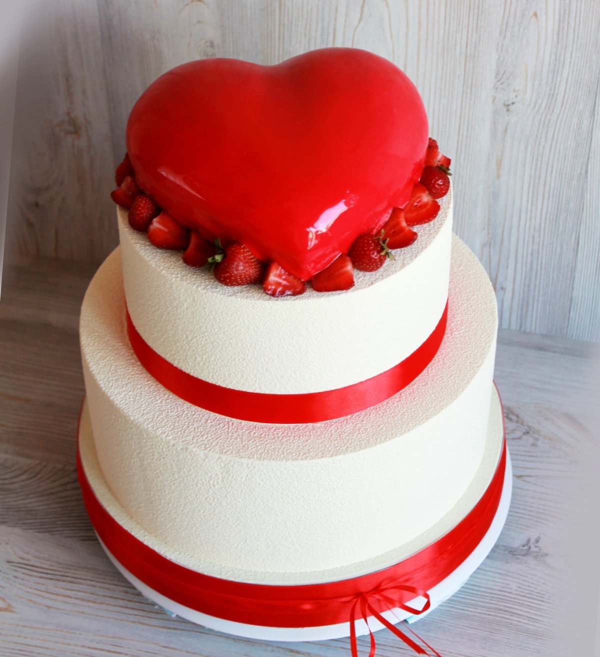 Свадебный торт сердце