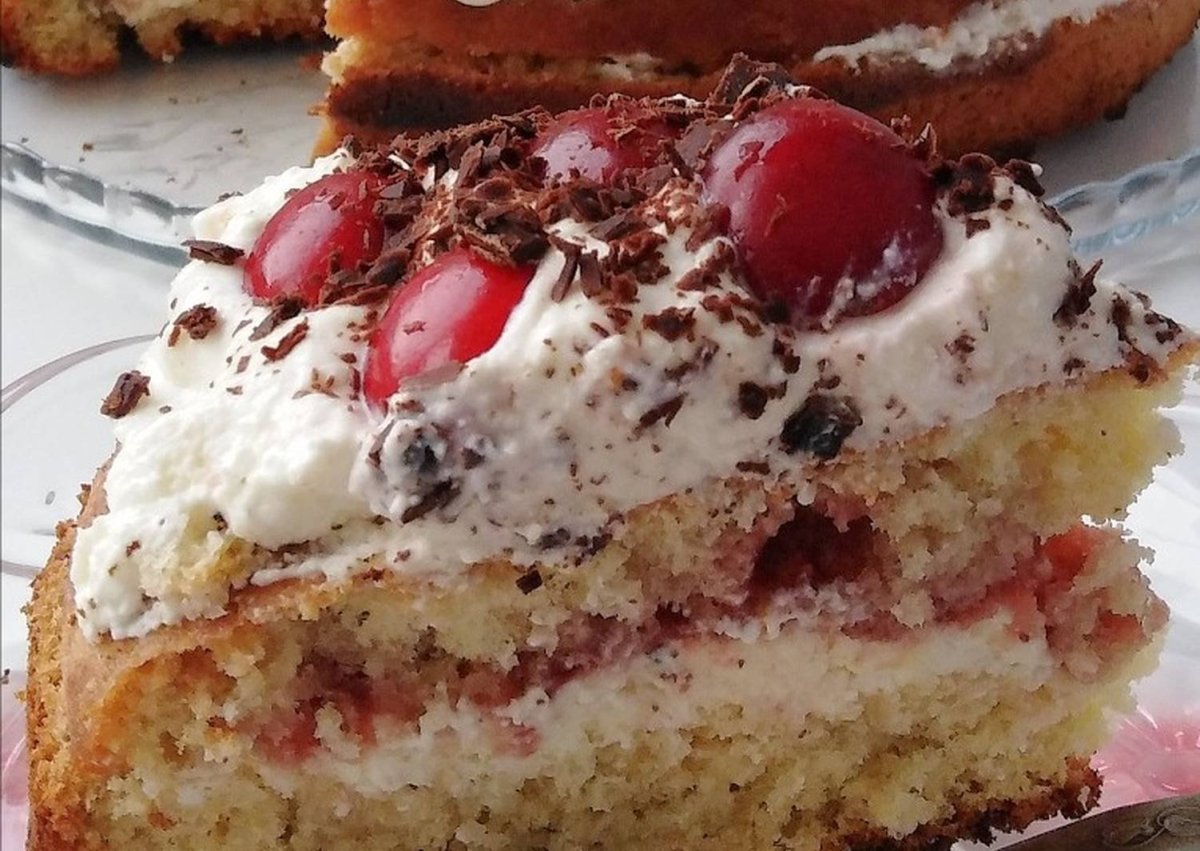 Торт с вишней и творожным кремом