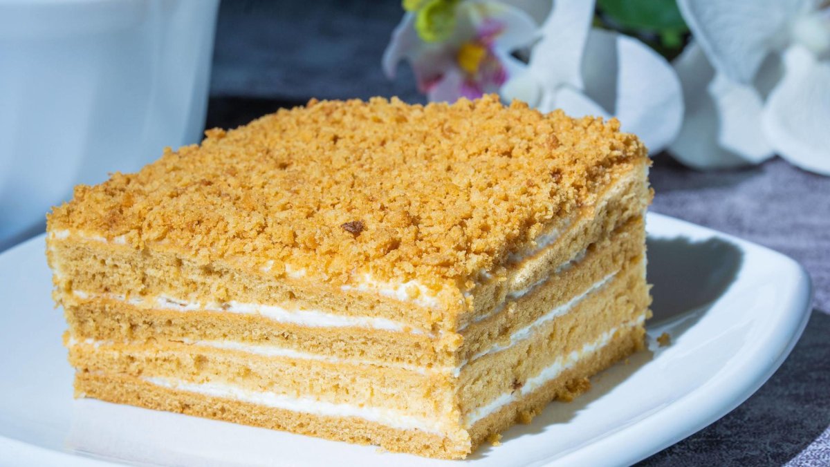 Медовик с грецкими орехами