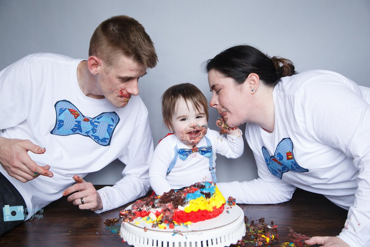 Фотосессия семьи с тортом