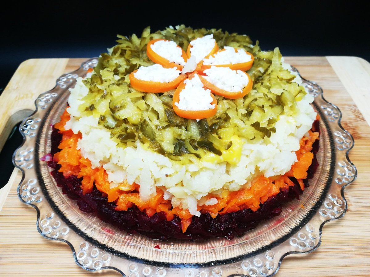 Салат овощной торт