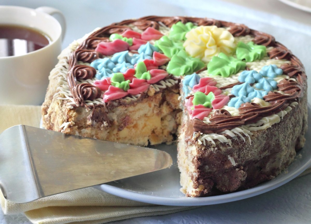 Торт Киевский с ромашками