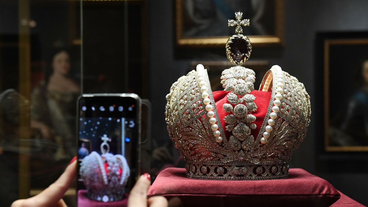 Корона Российской империи в высоком разрешении
